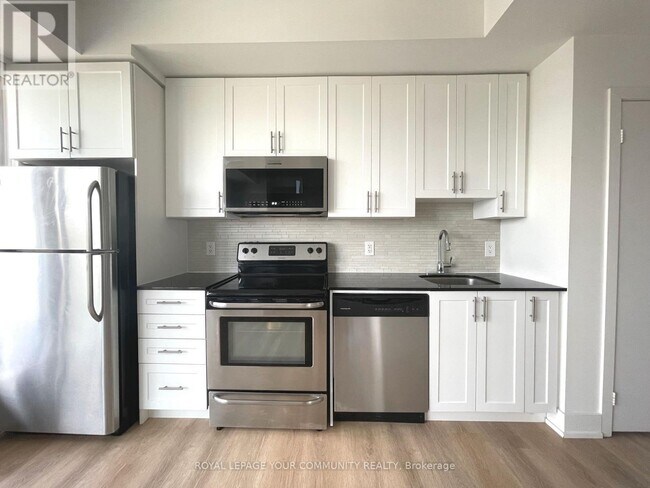 Building Photo - 225 Sackville St