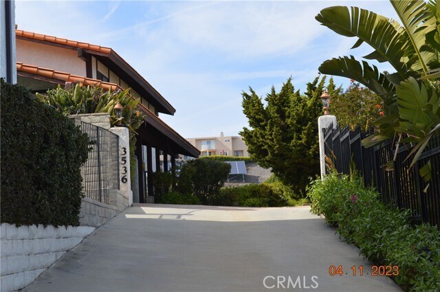 Primary Photo - 3536 Newridge Dr