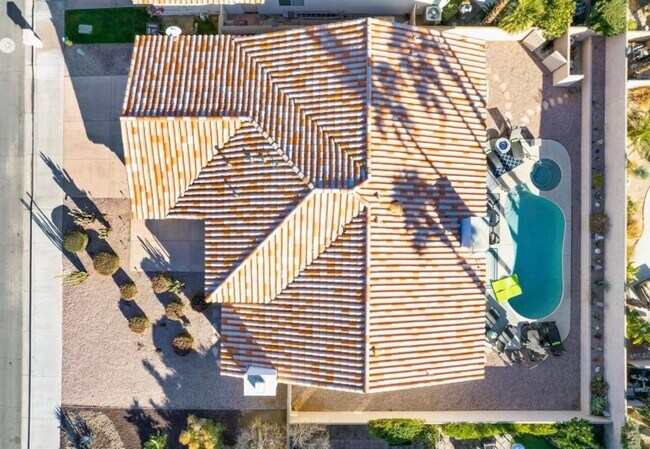 Foto del edificio - Hovely Estates Long term unfurnished