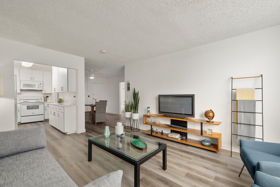 4th Avenue Apartments