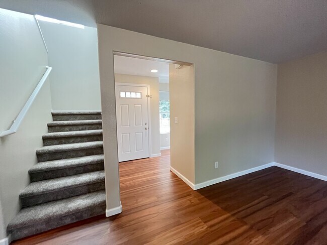 Foto del edificio - 1371 Ridgeview St