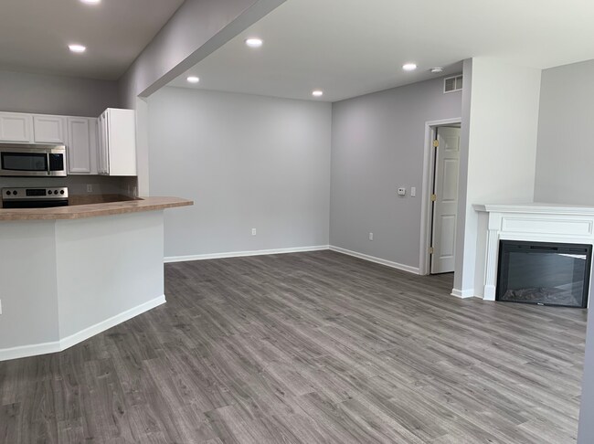 Building Photo - 17106 Chesapeake Cir