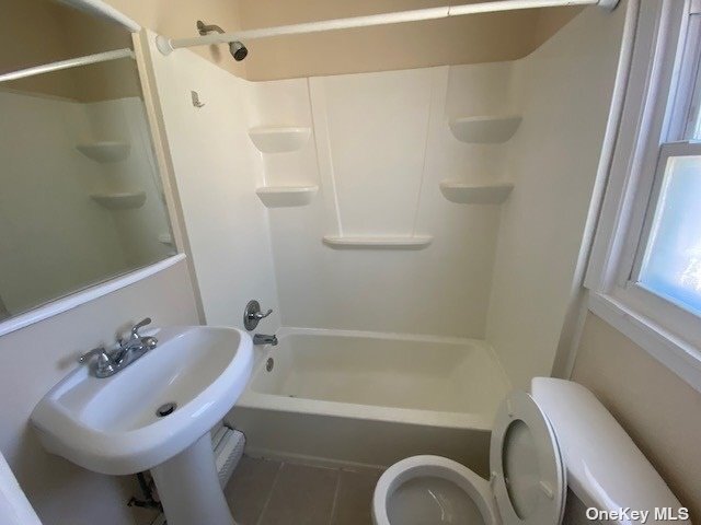 Building Photo - 201 Roosevelt Ave