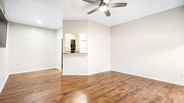 Foto del edificio - 5757 Martel Ave