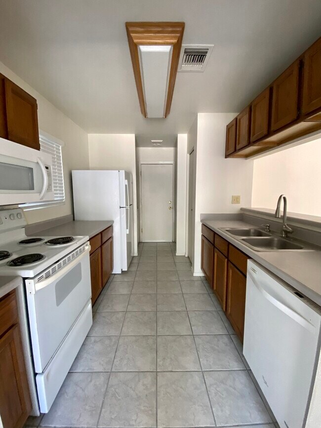 Foto del edificio - For Rent