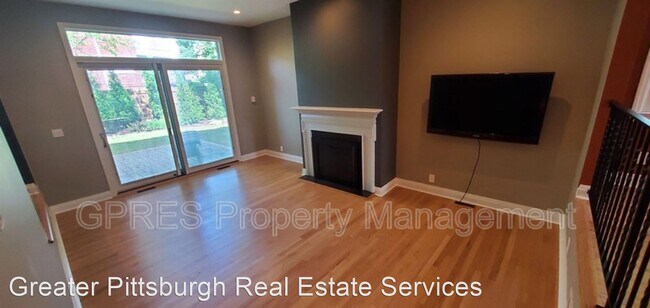 Building Photo - 3 br, 2.5 bath House - 1404 Barnsdale St.