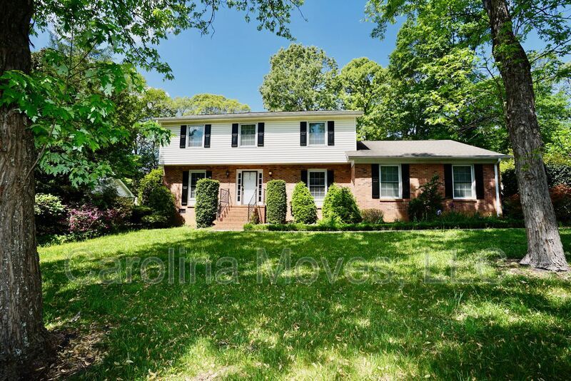 Foto principal - 204 Overcreek Rd