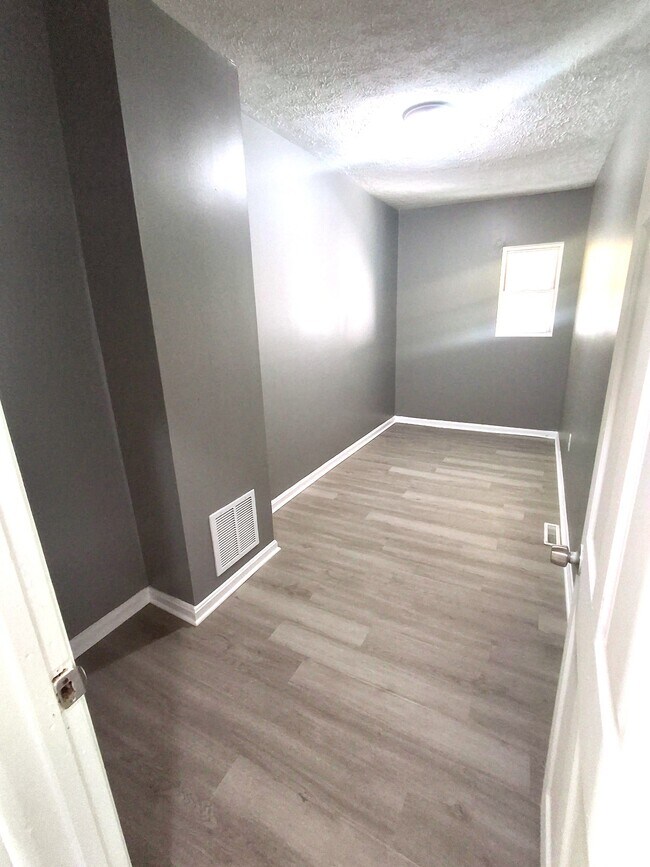 Foto del edificio - 543 E 14th St