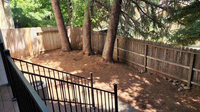 Building Photo - 3 bedroom 2 bath home located in Morgan Ranch