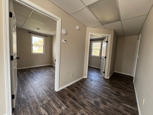 Building Photo - 2 bed house