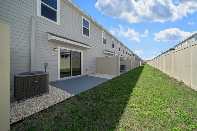 Building Photo - 6580 SW 81st Loop