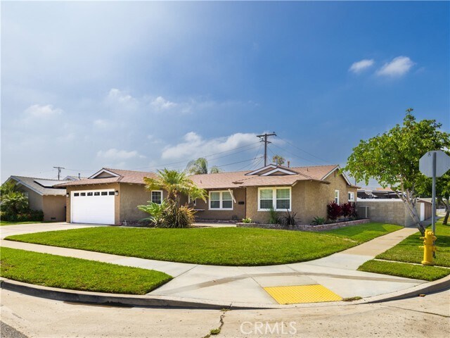 Building Photo - 5532 Vallecito Ave