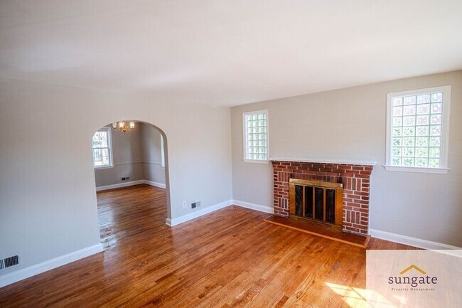 Foto del edificio - 8322 Loch Raven Blvd