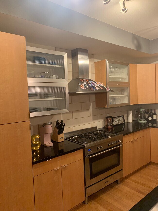 Foto del edificio - 2240 N Clay St