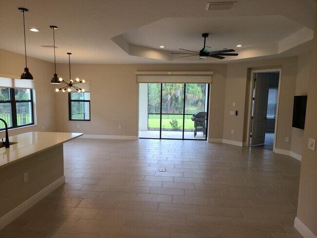 Building Photo - 240 Corsano Dr