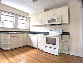 Building Photo - 69 1st St
