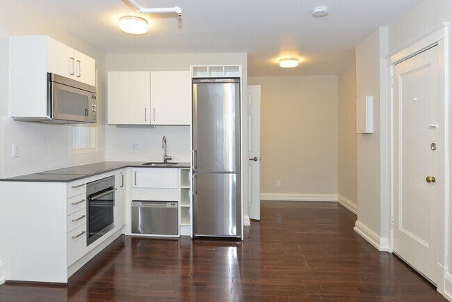 Building Photo - 54 Maitland St