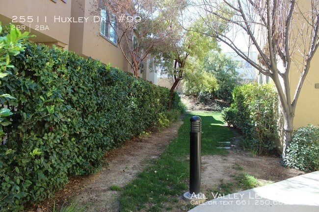 Building Photo - 25511 Huxley Dr