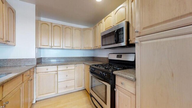Building Photo - 503 Avenue G