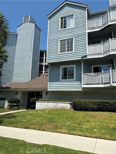 Foto principal - 955 E 3rd St