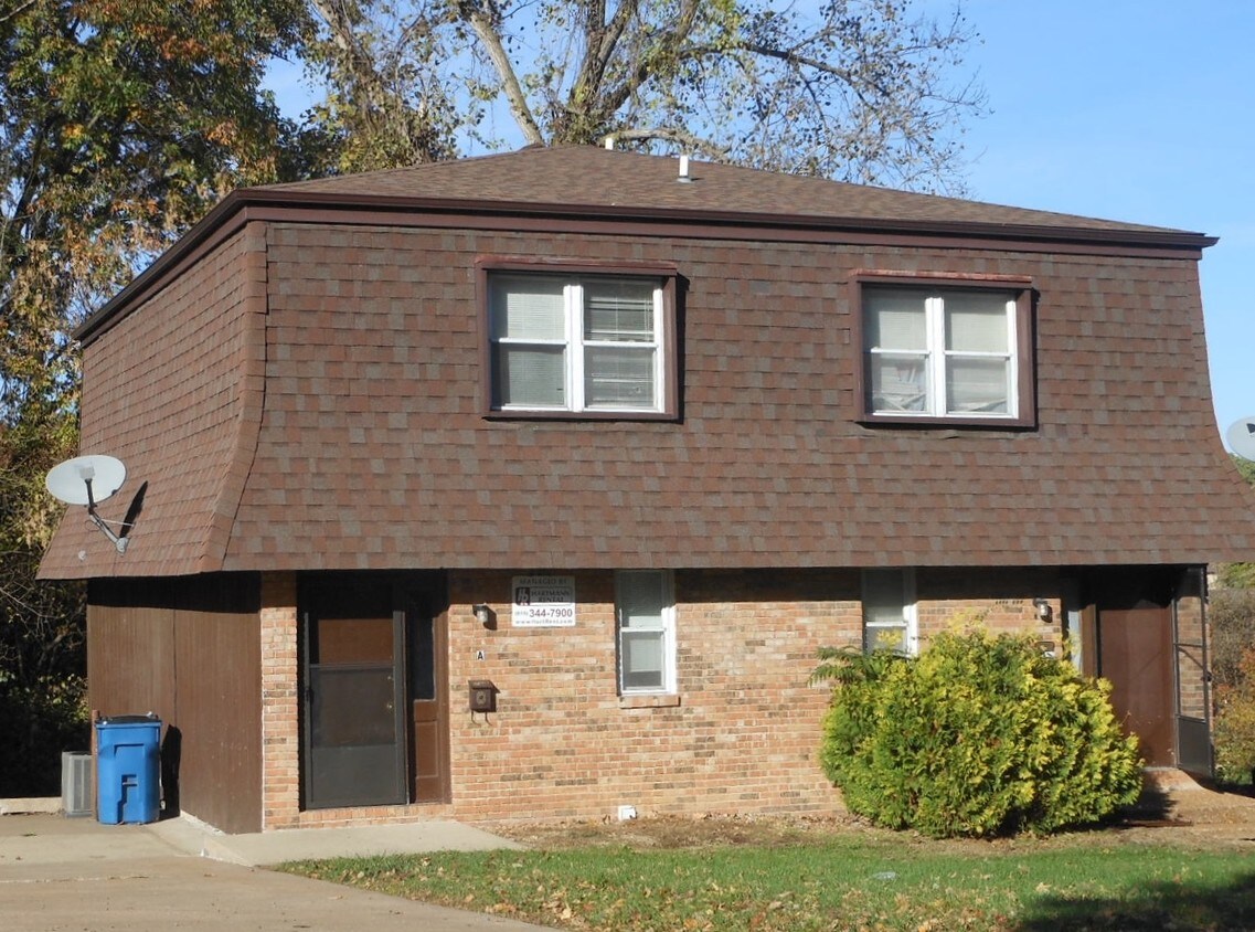 1104 Cherokee Dr, Collinsville, IL 62234 Townhome Rentals in