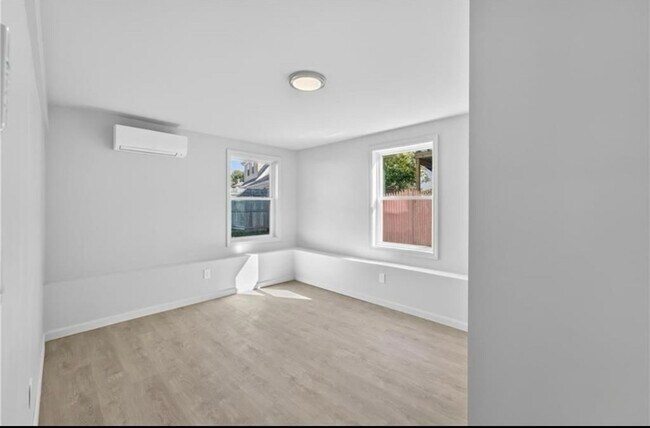 Foto del edificio - 165 Rounds Ave