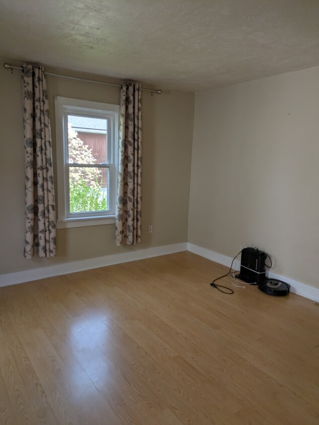 Living room - 22 Everittstown Rd