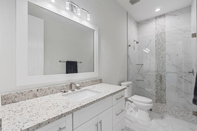 Building Photo - 25434 Alicante Dr
