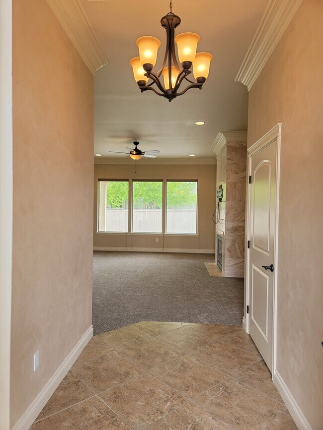 Building Photo - Horn Rapids Home for Rent