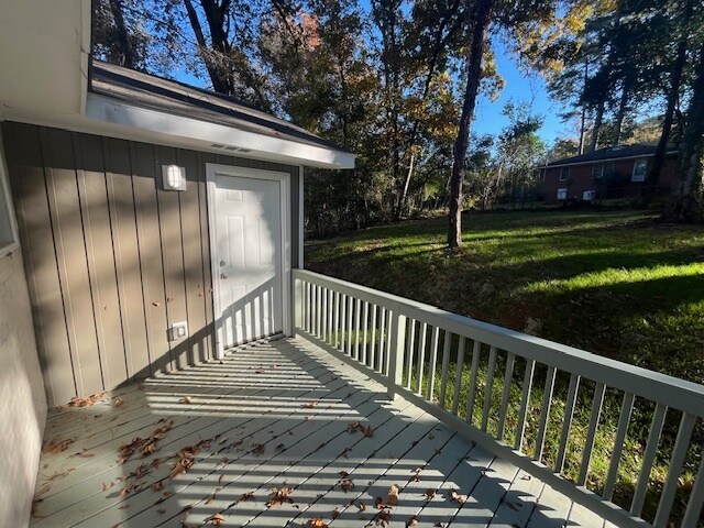 Building Photo - 1957 Knightsbridge Rd