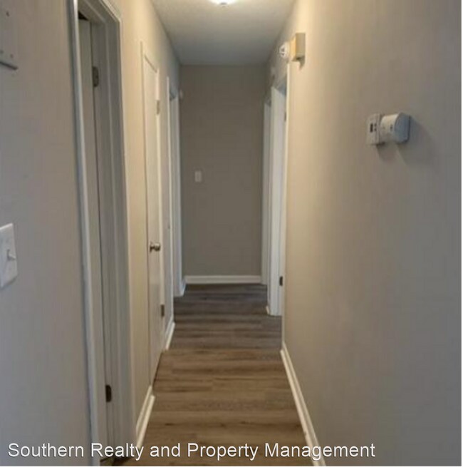 Foto del edificio - 4 br, 1.5 bath House - 3919 Woodley Road