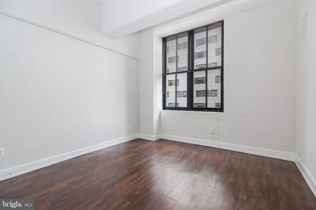 Foto del edificio - 3131 Walnut Street Unit 2B-306