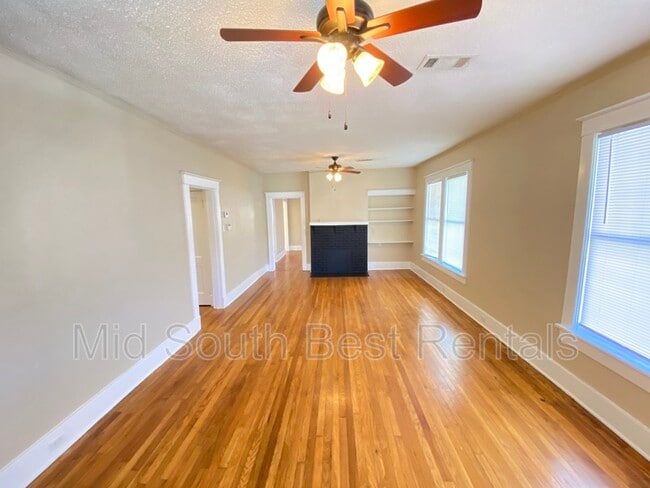 Building Photo - 1469 Snowden Ave