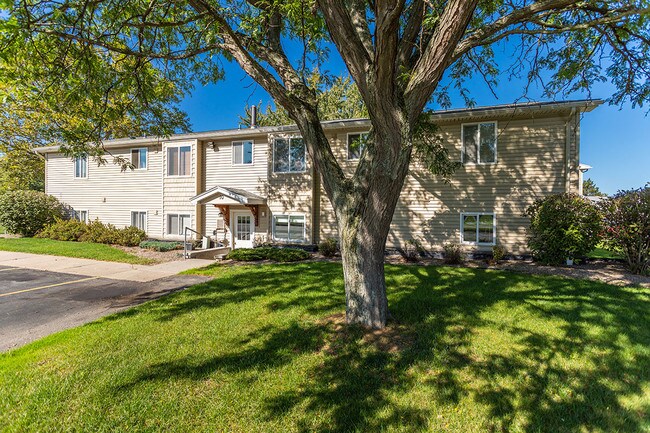 cedar commons apartments greece ny apartments com