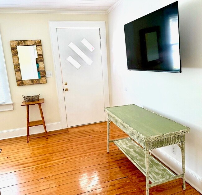 Foto del edificio - 345 E 13th St