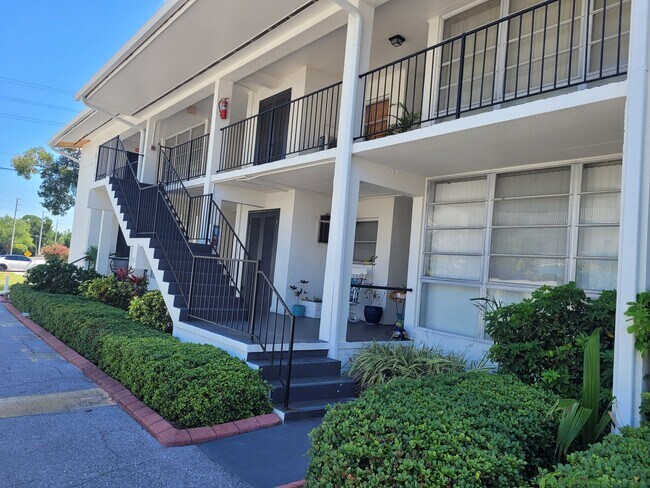 Foto del edificio - 2950 West Bay Dr