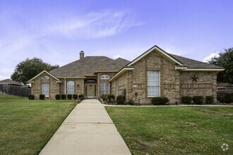 Building Photo - 5834 Greenforest Cir
