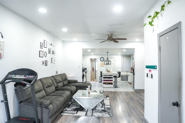 Building Photo - 134 Broadway