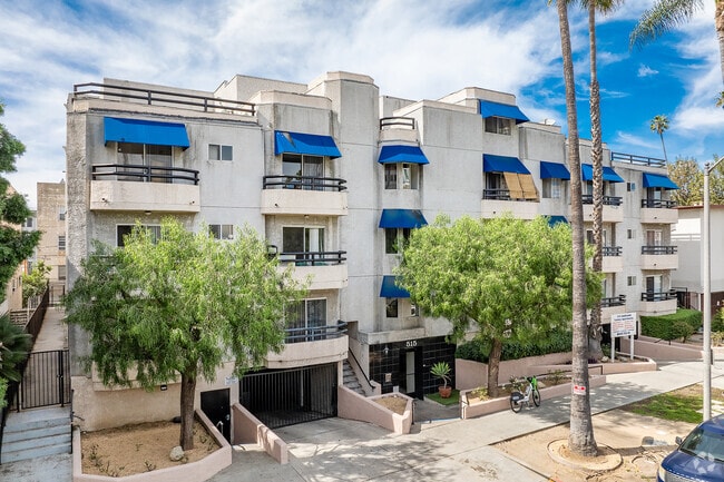 Building Photo - 515 S Harvard Blvd