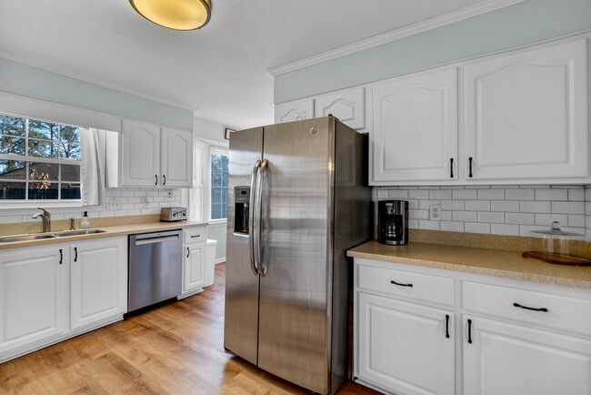 Building Photo - 35 Red Fox Dr