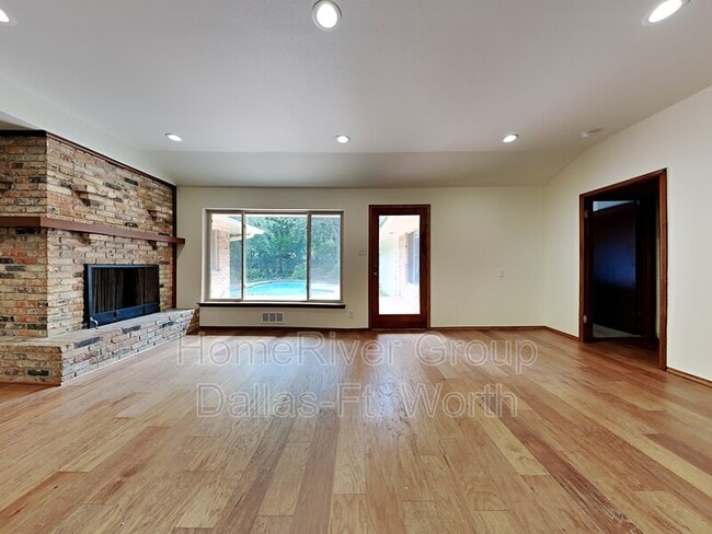Foto del edificio - 1216 Glen Cove Dr