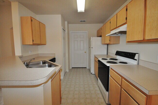 Building Photo - 6530 Swissco Dr