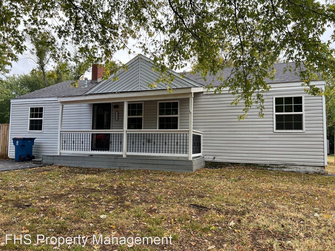 Primary Photo - 3 br, 2 bath House - 2222 N Hillcrest