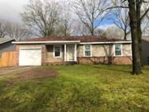 Building Photo - 246 Briarpatch Ln