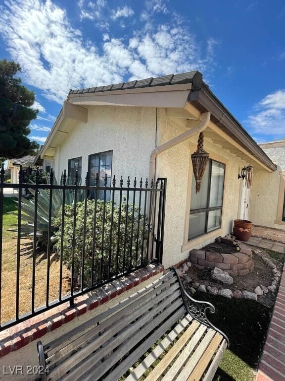 Building Photo - 600 Woodmount Dr