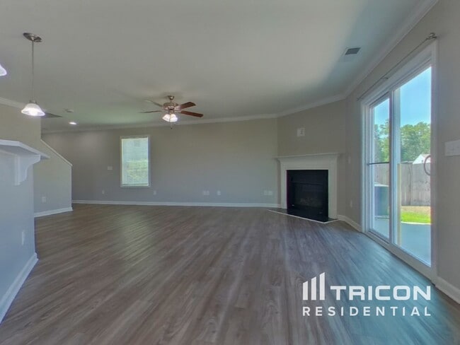 Building Photo - 313 Fairford Rd