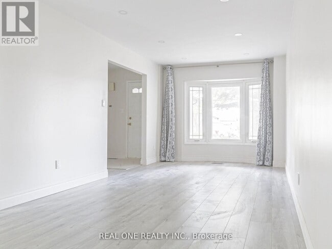 Building Photo - 51 Cornwall Dr