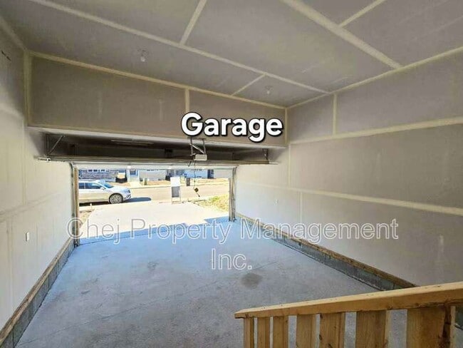 Photo du bâtiment - 4640-4177 177 Ave NW