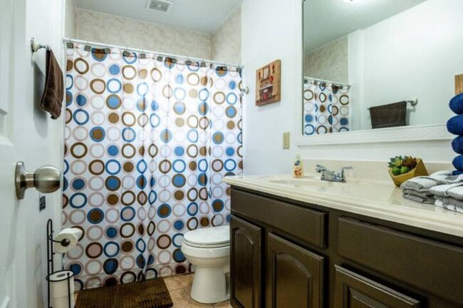 Foto del edificio - 2721 Raeford Rd