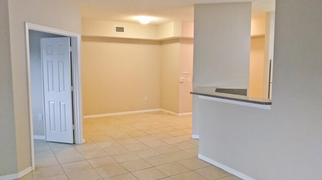 Building Photo - 340 Crestwood Cir